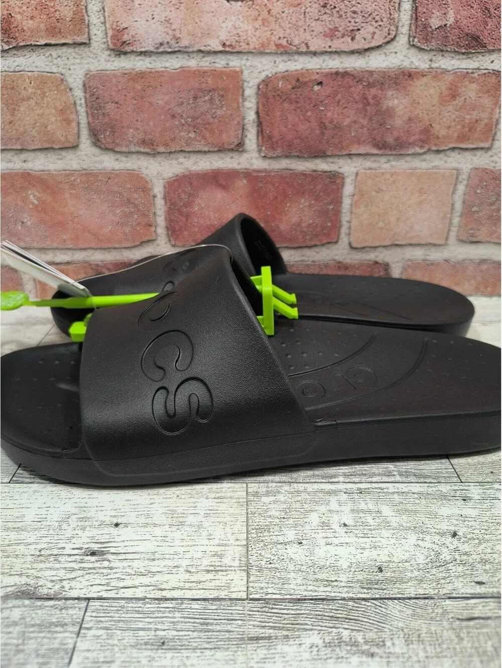 Crocs Essentials Slide Men's 9 Women's 11 Black Comfort 210088-001 NWT